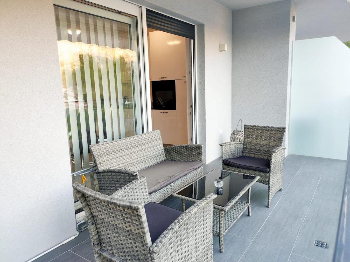 Apartmani Elin Omiš Exterior foto